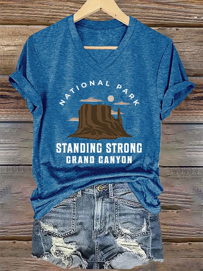 V-Neck Retro Standing Strong Grand Canyon National Park Print T-Shirt