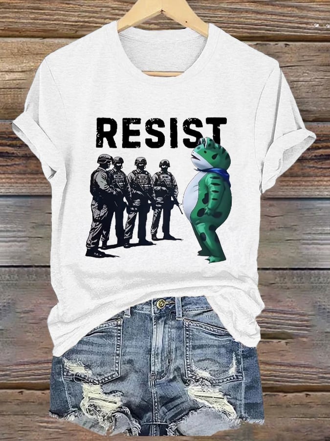 Women's Retro Resist Frog Print T-Shirt