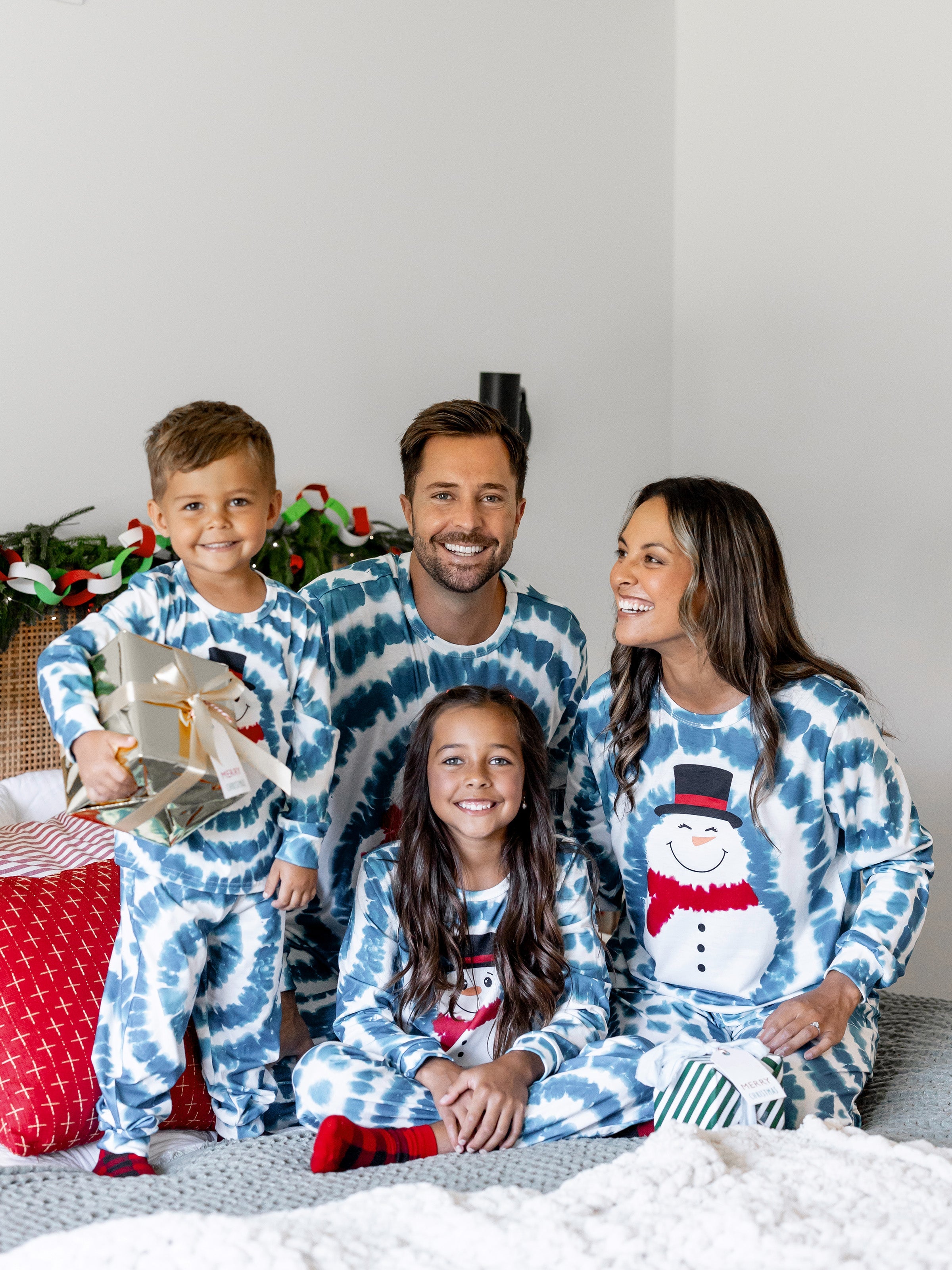 Christmas Matching Family Pajamas Set Tie-dye Snowman Print Blue PJS with Christmas Socks Deep Blue