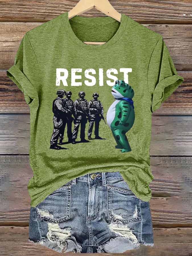 Women's Retro Resist Frog Print T-Shirt