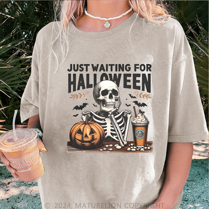Maturelion Halloween Just waiting for Halloween DTG Printing Washed Cotton T-Shirt