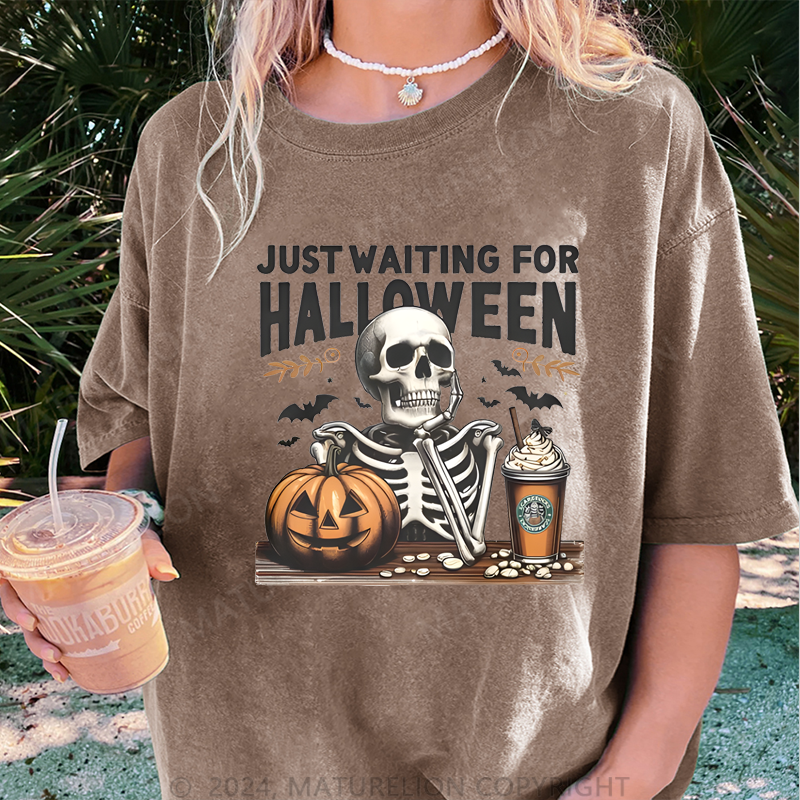 Maturelion Halloween Just waiting for Halloween DTG Printing Washed Cotton T-Shirt