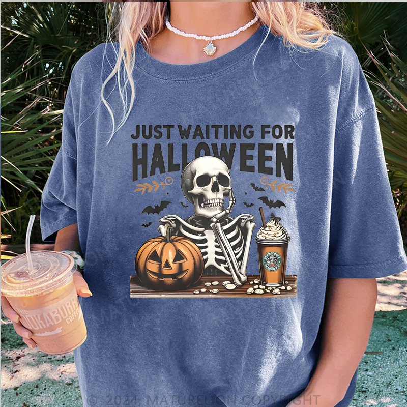 Maturelion Halloween Just waiting for Halloween DTG Printing Washed Cotton T-Shirt