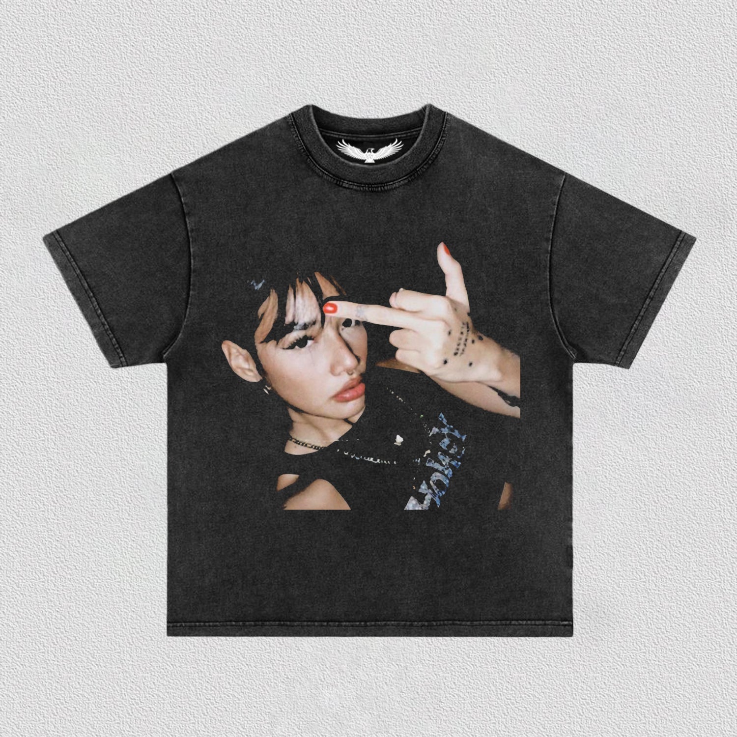 LIZETH SELENE TEE