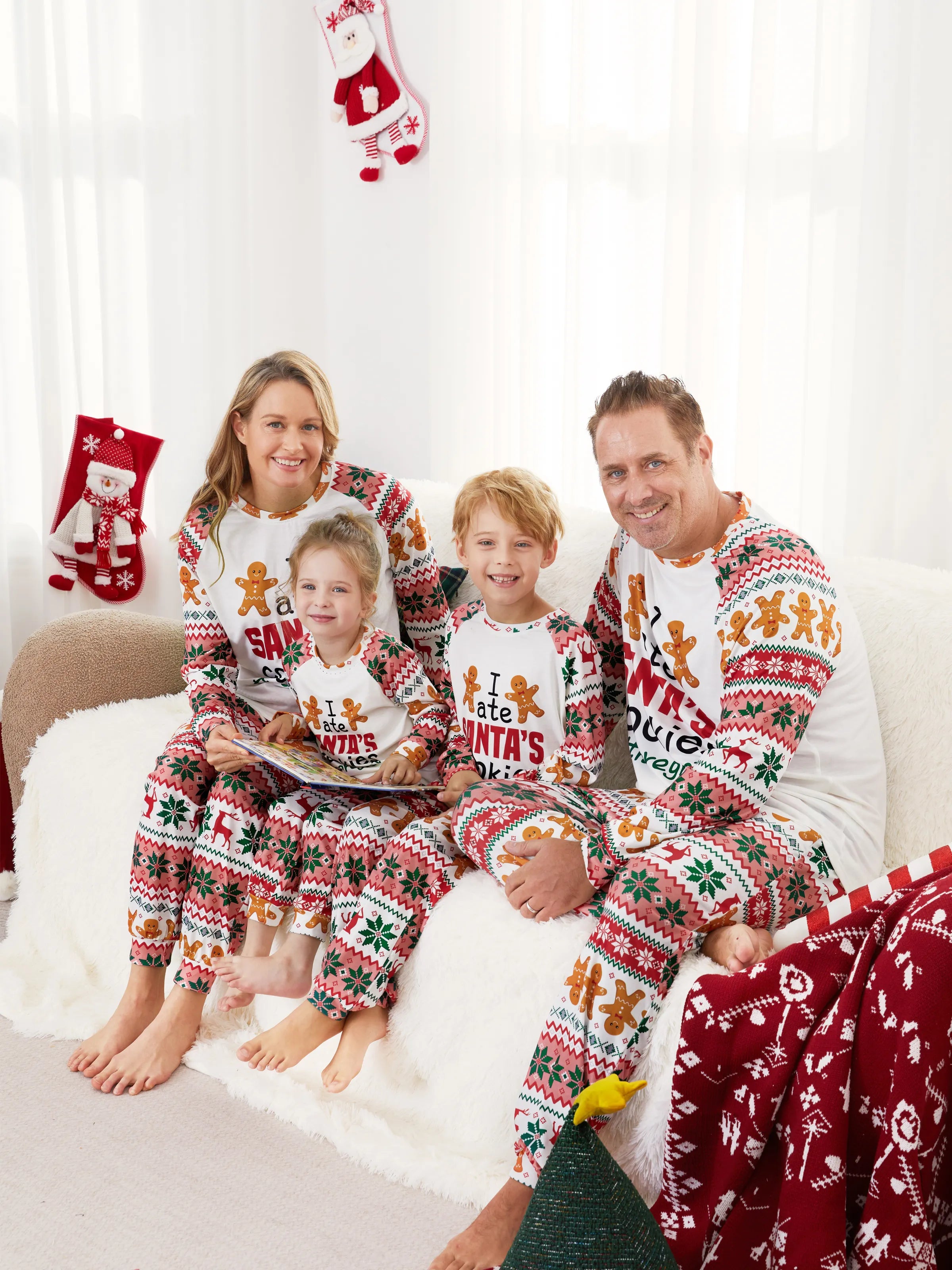 Christmas Pajamas Family Matching Santa's Cookies Gingerbread Man Pattern Pajamas Sets with Christmas Socks MultiColour
