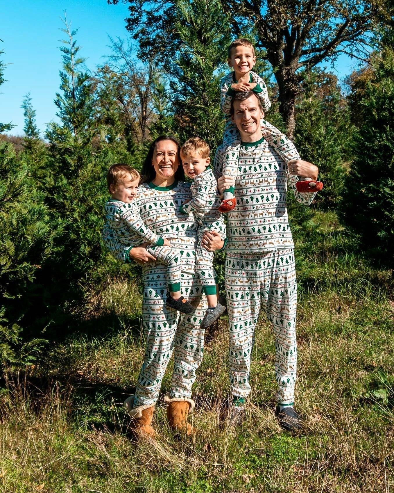 Green snowflakes Pattern Matching Family Christmas Pajamas