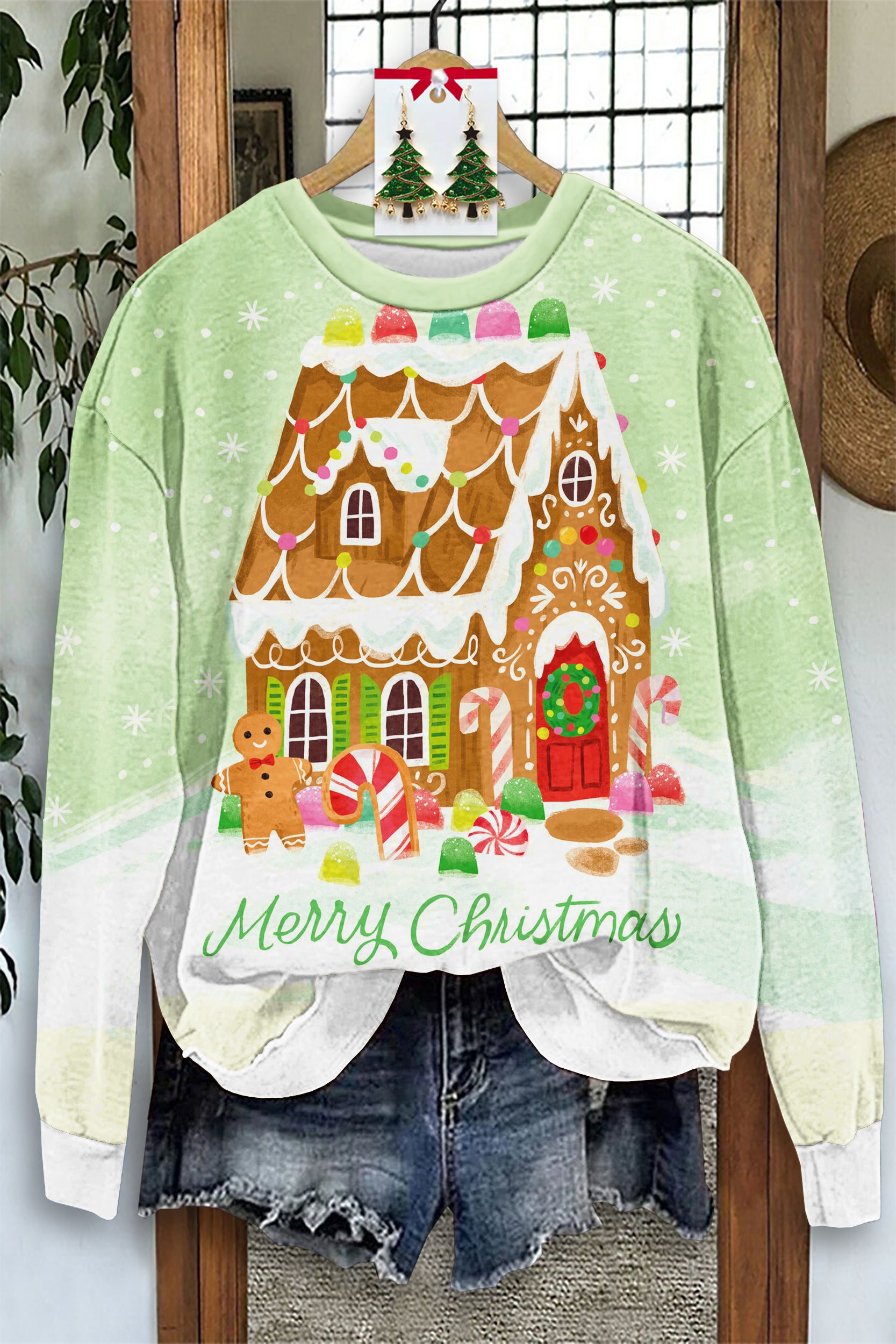 Fresh Christmas Gingerbread House Print Long Sleeve Sweatshirt