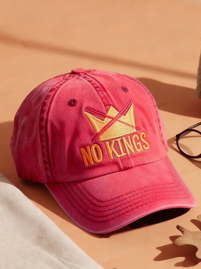 NO KINGS Crown Print vintage Baseball Cap