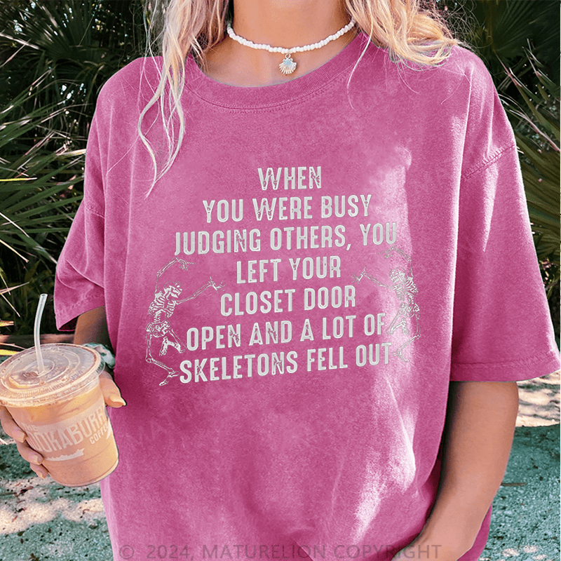 Maturelion Halloween Busy Judging Others DTG Printing Washed Cotton T-Shirt
